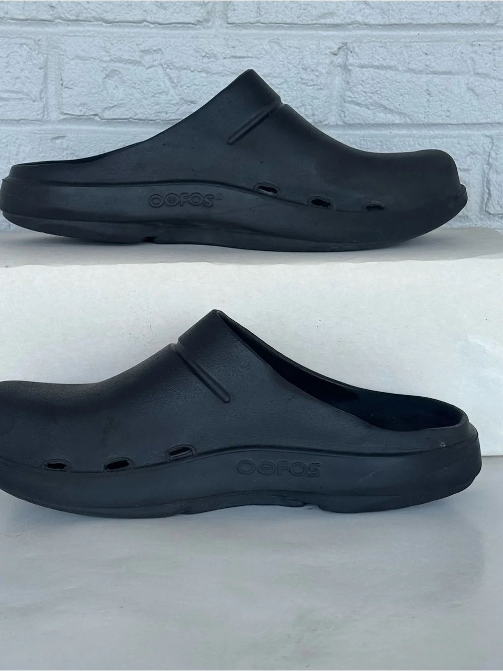 OOFOS OOcloog Recovery Clogs Men's 11/Women's 13